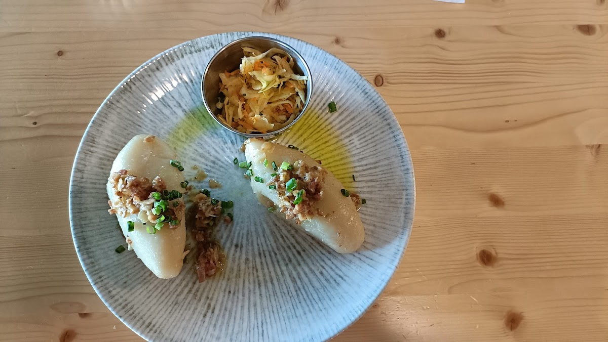 Bear Paw Bar & Restaurant-9